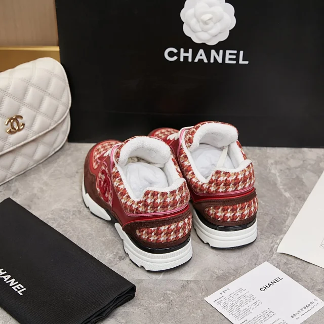 Chanel Sneakers Chunky lace-up with interlocking CC logo product detail image 25