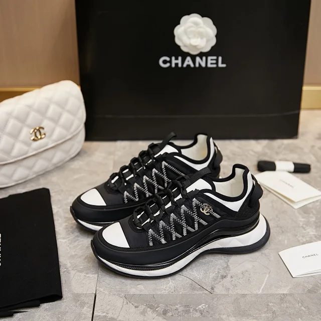 Chanel Sneakers Chunky lace-up with interlocking CC logo product detail image 26