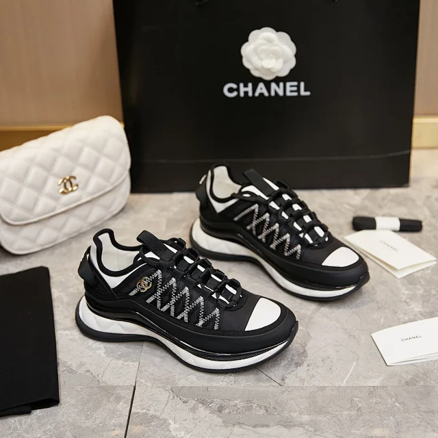 Chanel Sneakers Chunky lace-up with interlocking CC logo product detail image 27