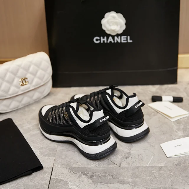 Chanel Sneakers Chunky lace-up with interlocking CC logo product detail image 33