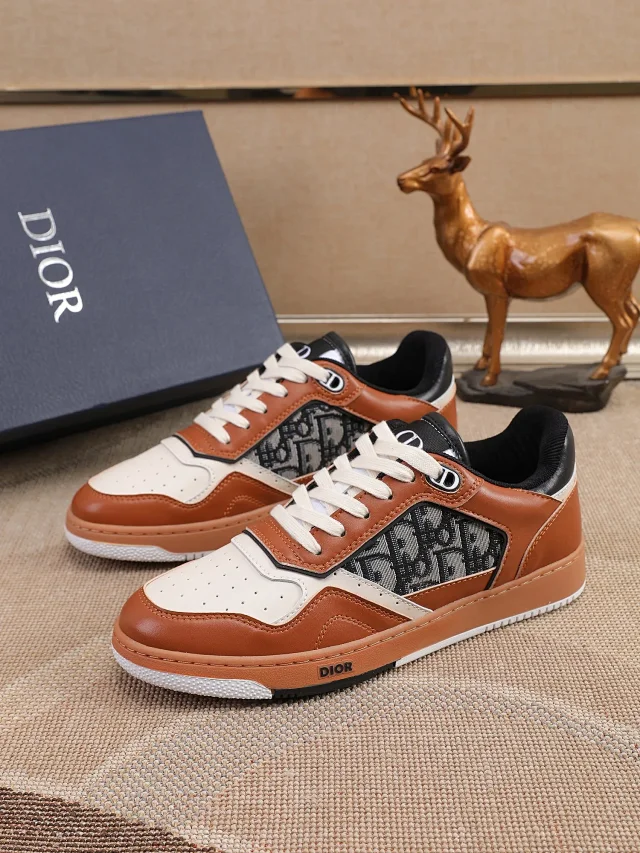 Dior Sneakers B27 low-top with Oblique side panels product detail image 1