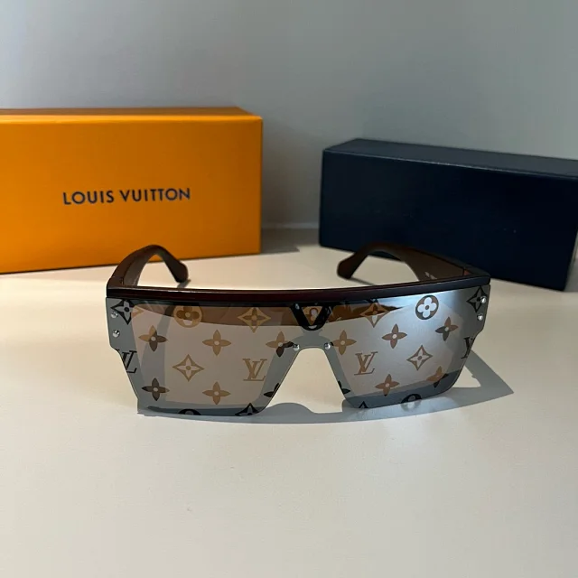 Louis Vuitton Eyewear Sunglasses product detail image 30