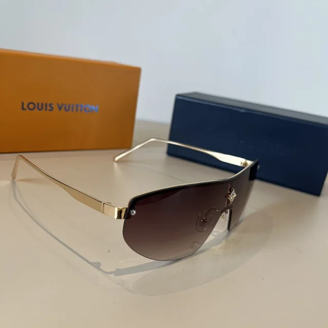 Louis Vuitton Eyewear Sunglasses product detail image 16