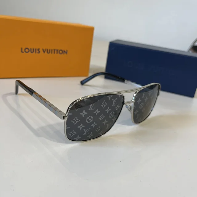 Louis Vuitton Eyewear Sunglasses product detail image 26