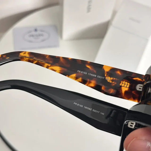 Louis Vuitton Eyewear Sunglasses product detail image 55