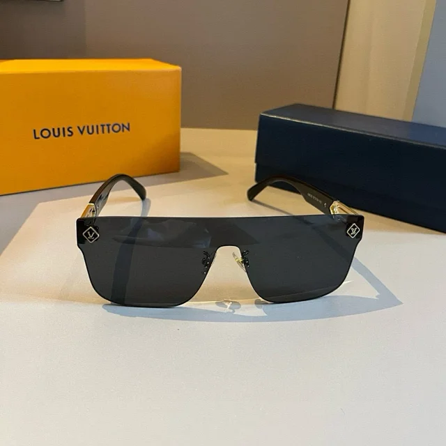 Louis Vuitton Eyewear Sunglasses product detail image 11