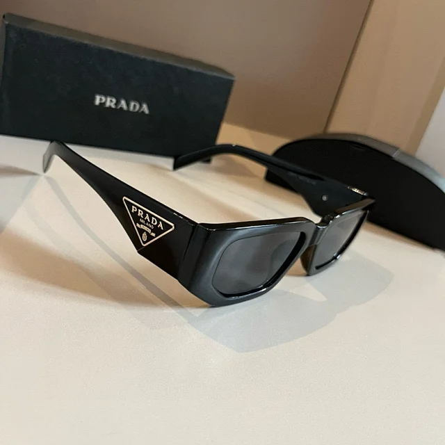 Louis Vuitton Eyewear Sunglasses product detail image 40