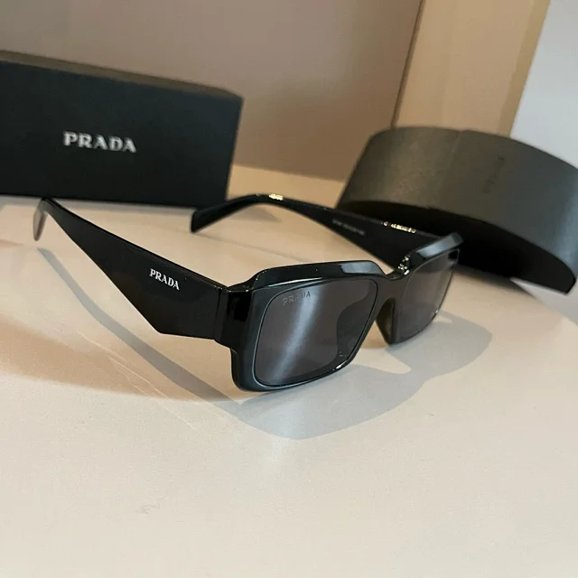 Louis Vuitton Eyewear Sunglasses product detail image 44