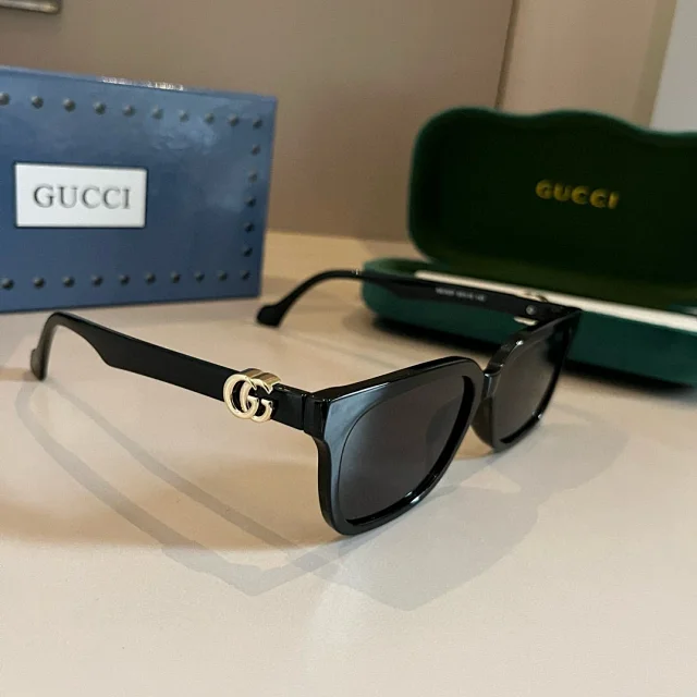 Louis Vuitton Eyewear Sunglasses product detail image 69