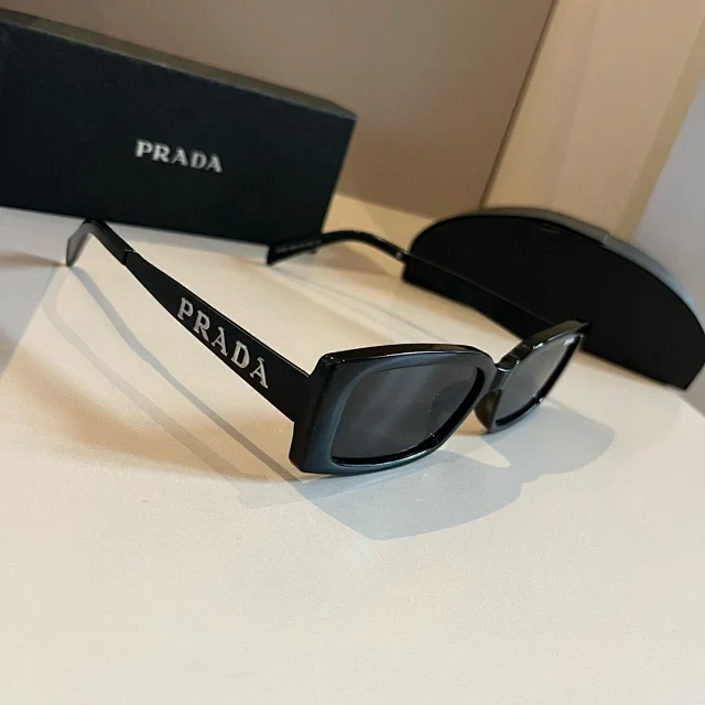 Louis Vuitton Eyewear Sunglasses product detail image 42