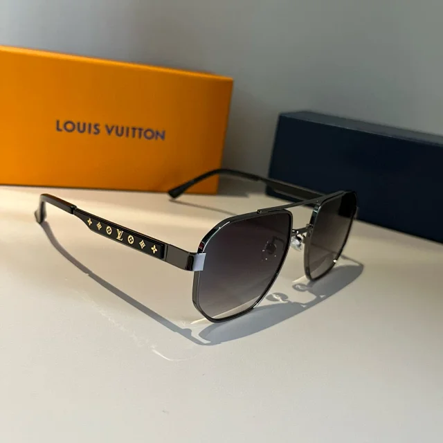 Louis Vuitton Eyewear Sunglasses product detail image 28