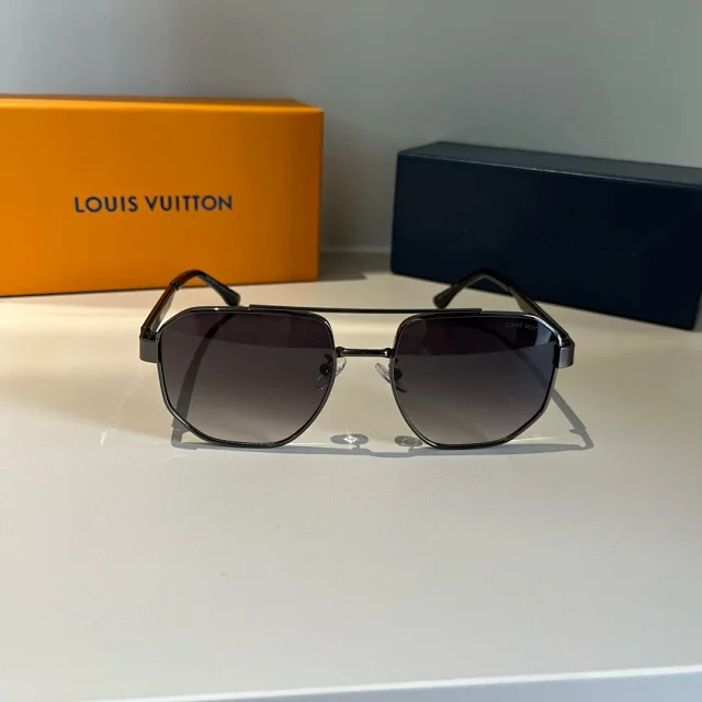 Louis Vuitton Eyewear Sunglasses product detail image 27