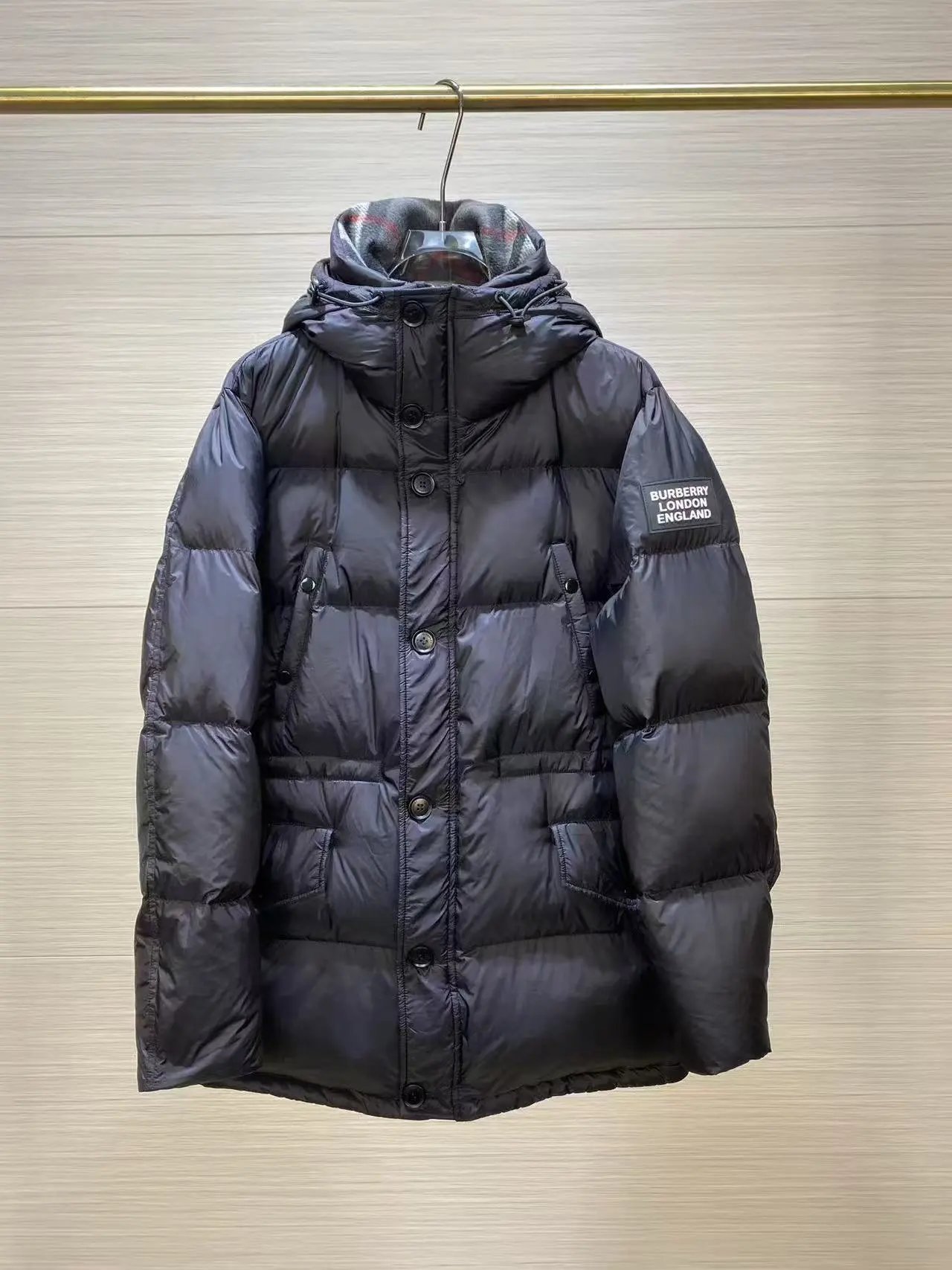 Black Red Line Long Style