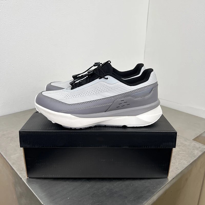 Low Top Running Shoe photo 3