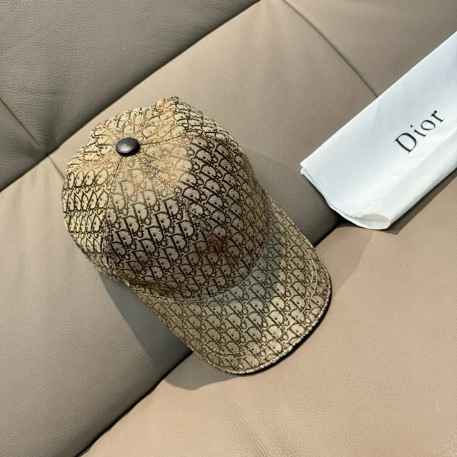 Louis Vuitton Hats Monogram baseball cap product detail image 3