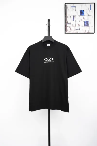 Vetements Logo Print Black T-Shirt - 1