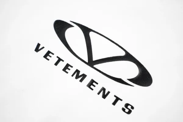Vetements Logo Print Black T-Shirt - 7