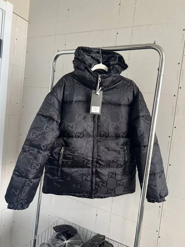 Fendi Down Jackets Hooded reversible FF-logo trim product detail image 4