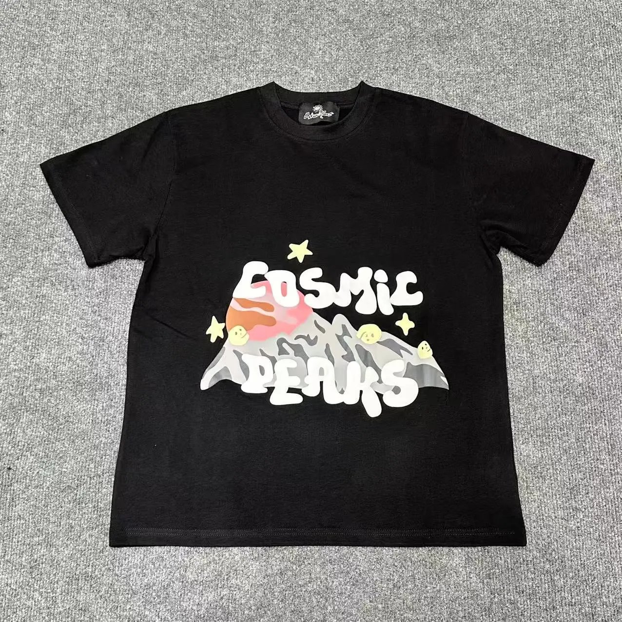 Design Cosmic Peaks Black Graphic T-Shirt