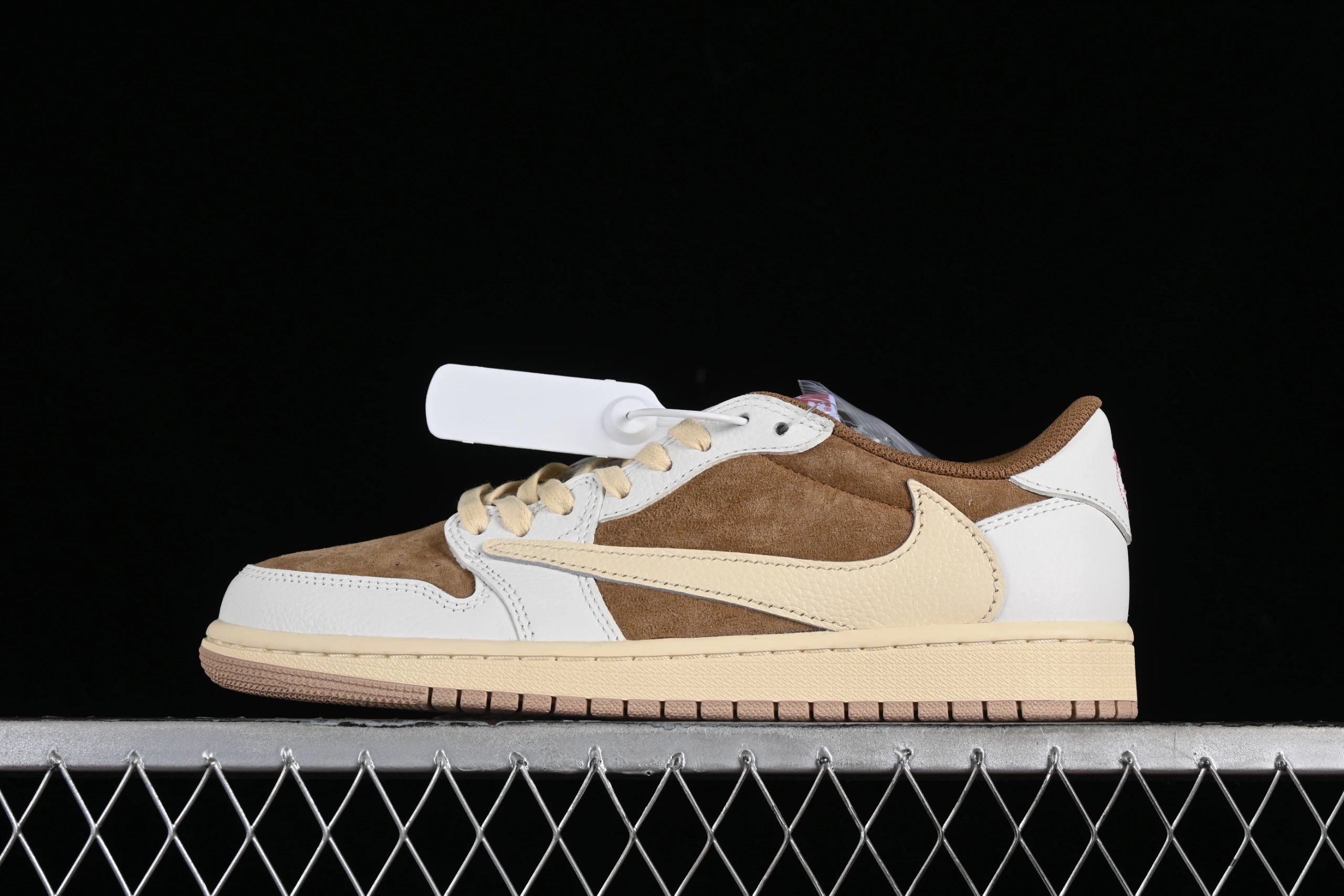 Travis Scott Air Jordan 1 Retro photo 5