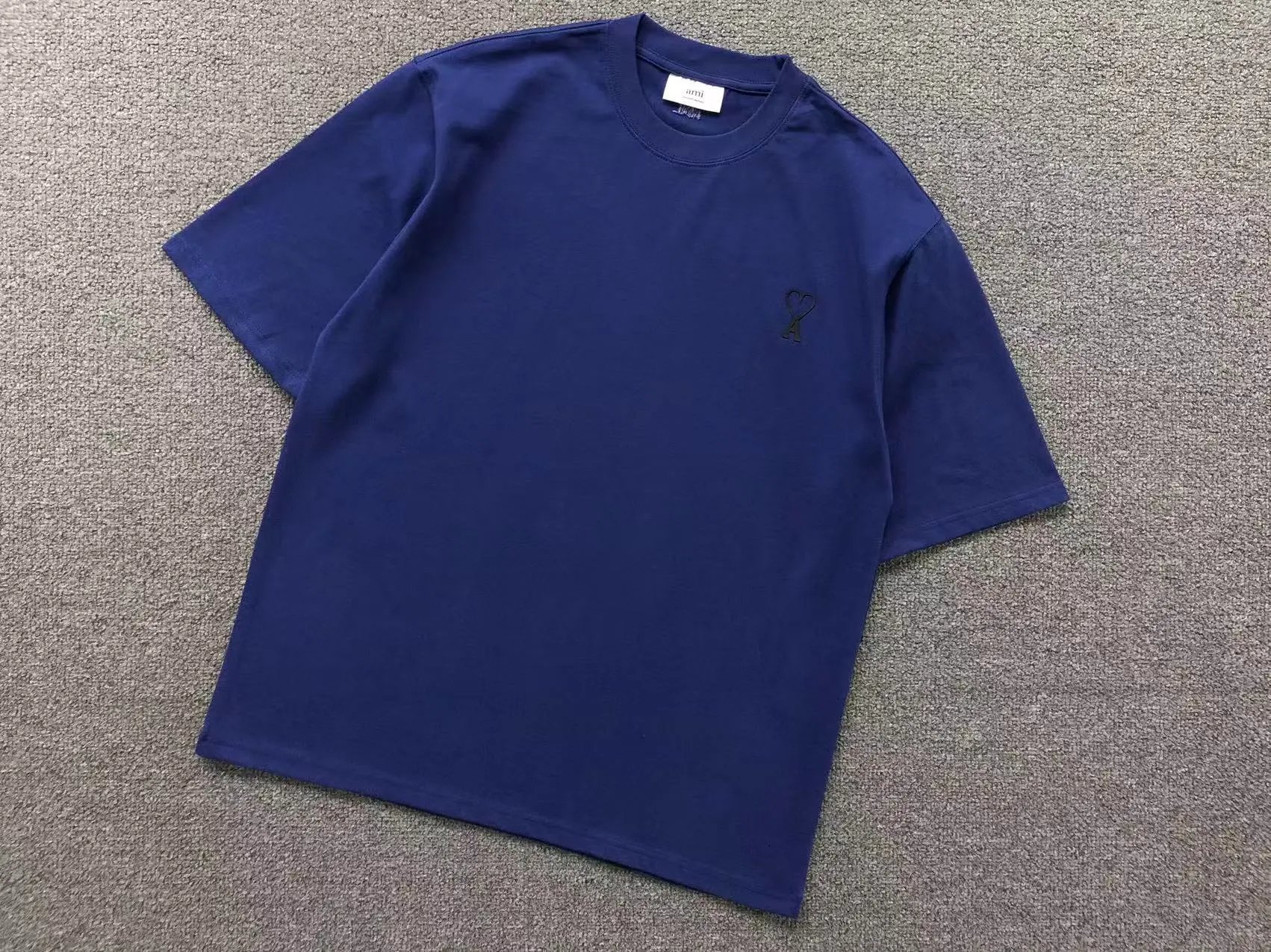 Ami Paris Tees with Small Logo — navy blue 2616 colorway — USFans Spreadsheet photo