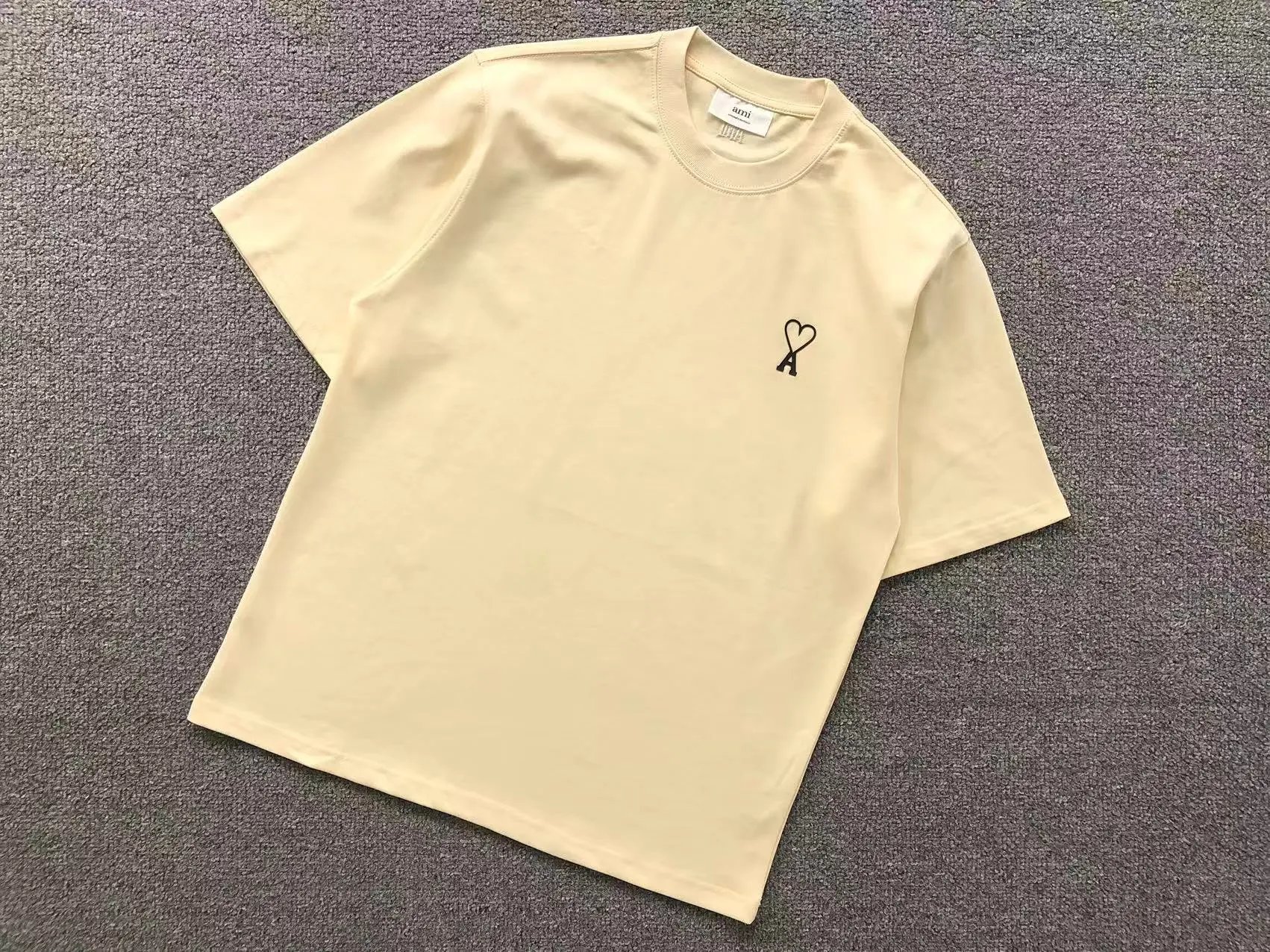 Ami Paris Tees with Small Logo — apricot 2616 colorway — USFans Spreadsheet photo