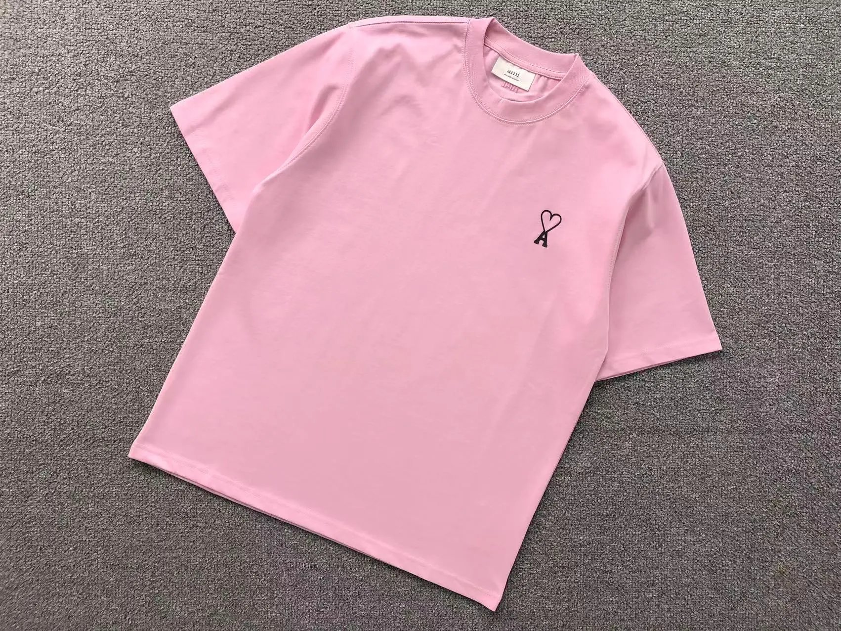Ami Paris Tees with Small Logo — Pink 2616 colorway — USFans Spreadsheet photo