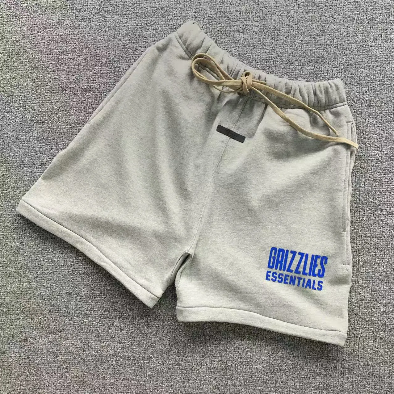 Essentials × Grizzlies Collab Mid-Length Sweatshorts - rep szorty
