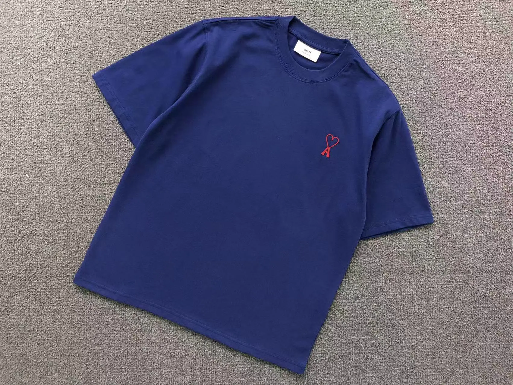 Ami Paris Camiseta con Logo Pequeño
