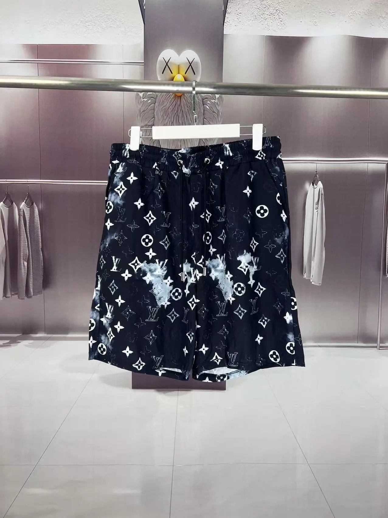 Loewe Chain Print Drawstring Shorts Gray - 12