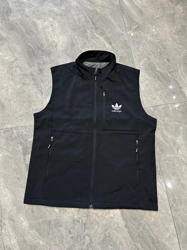 The North Face Vests Stand-Collar Zip-Front Softshell Vest product detail image 2