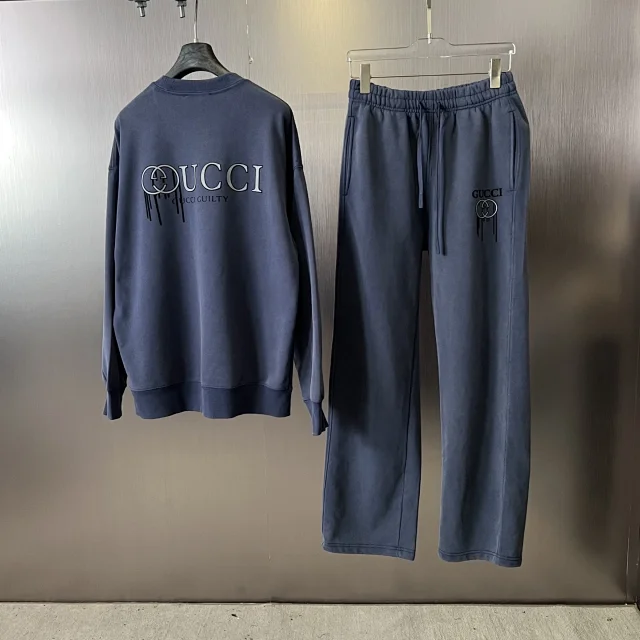 Gucci Tracksuits Crewneck sweatshirt and drawstring straight-leg pants set with logo print product detail image 2