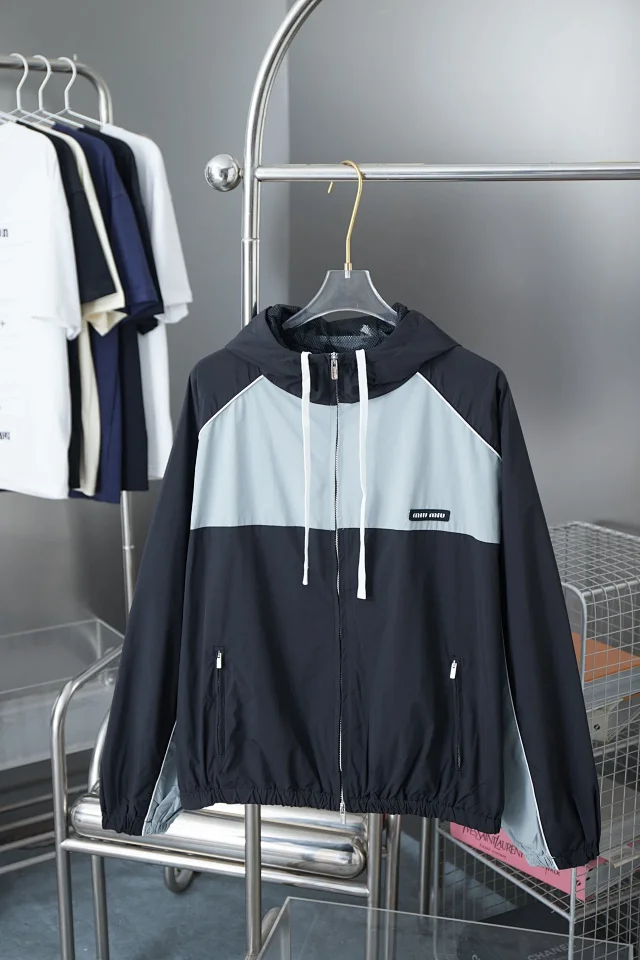 Balenciaga Jackets Zip-Up Windbreaker product detail image 3