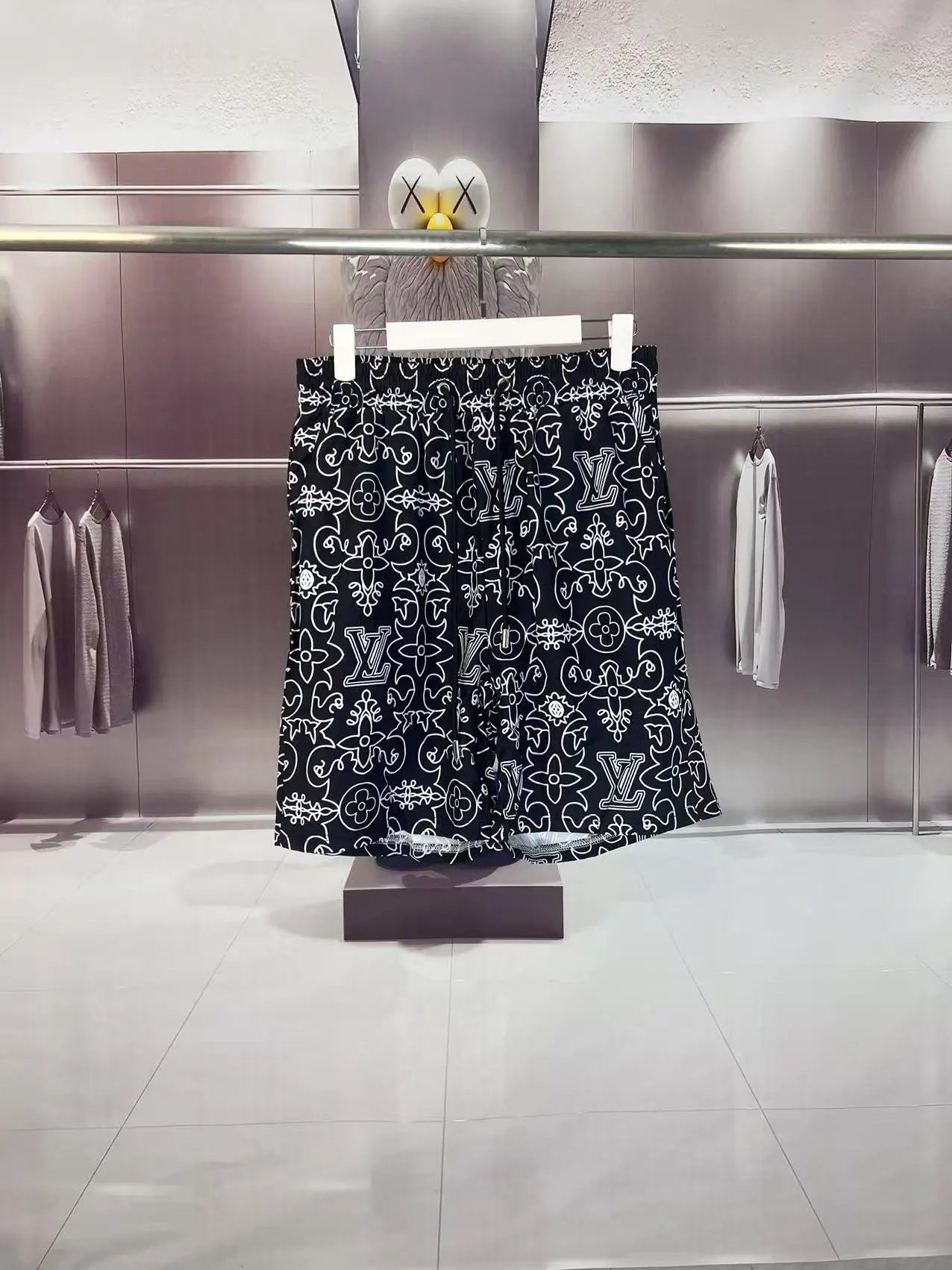 Loewe Chain Print Drawstring Shorts Gray - 11