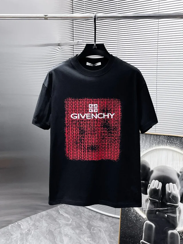 Givenchy T-Shirts Logo Graphic product detail image 3