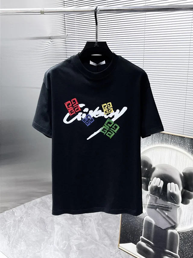 Givenchy T-Shirts Logo Graphic product detail image 8
