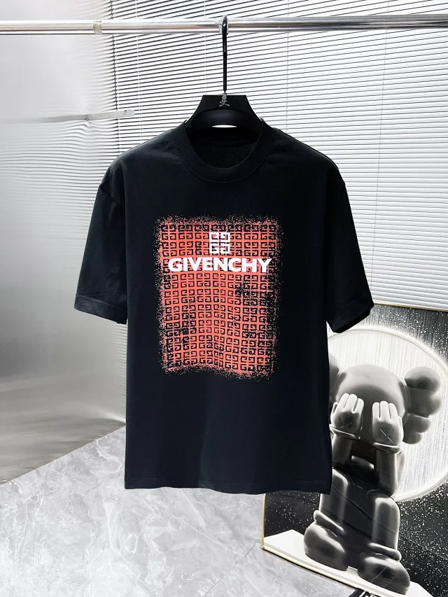 Givenchy T-Shirts Logo Graphic product detail image 10