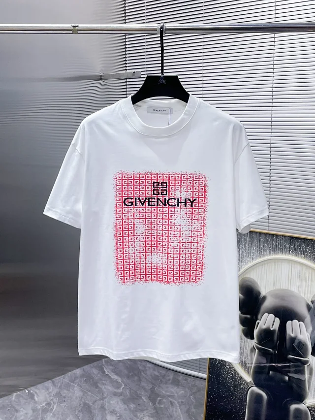 Givenchy T-Shirts Logo Graphic product detail image 4