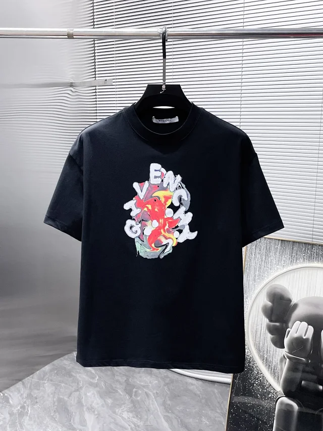 Givenchy T-Shirts Logo Graphic product detail image 11