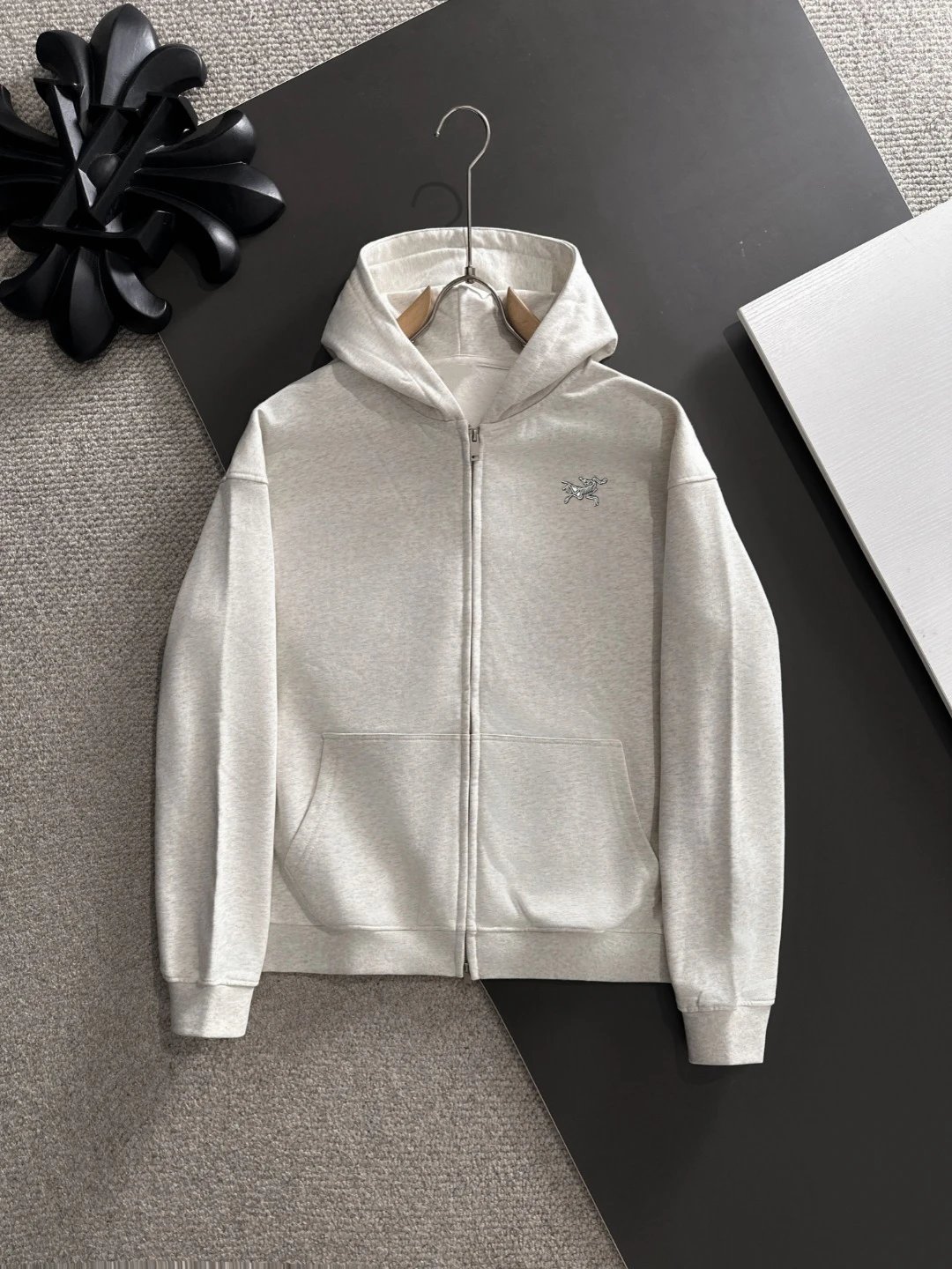 Design Zip-Up Hoodie Gray with Gold Embroidered Logo - 7