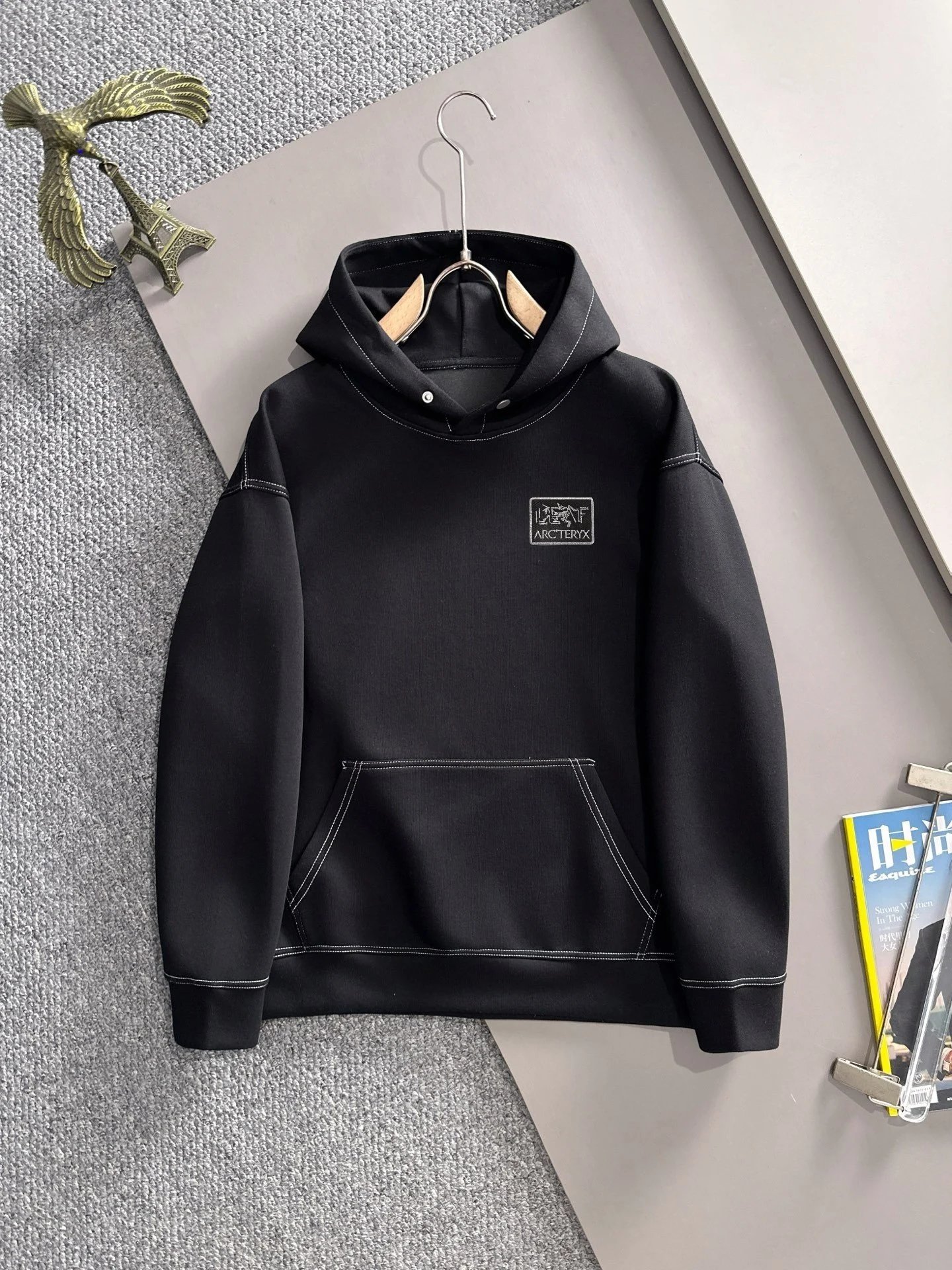 Design Zip-Up Hoodie Gray with Gold Embroidered Logo - 13