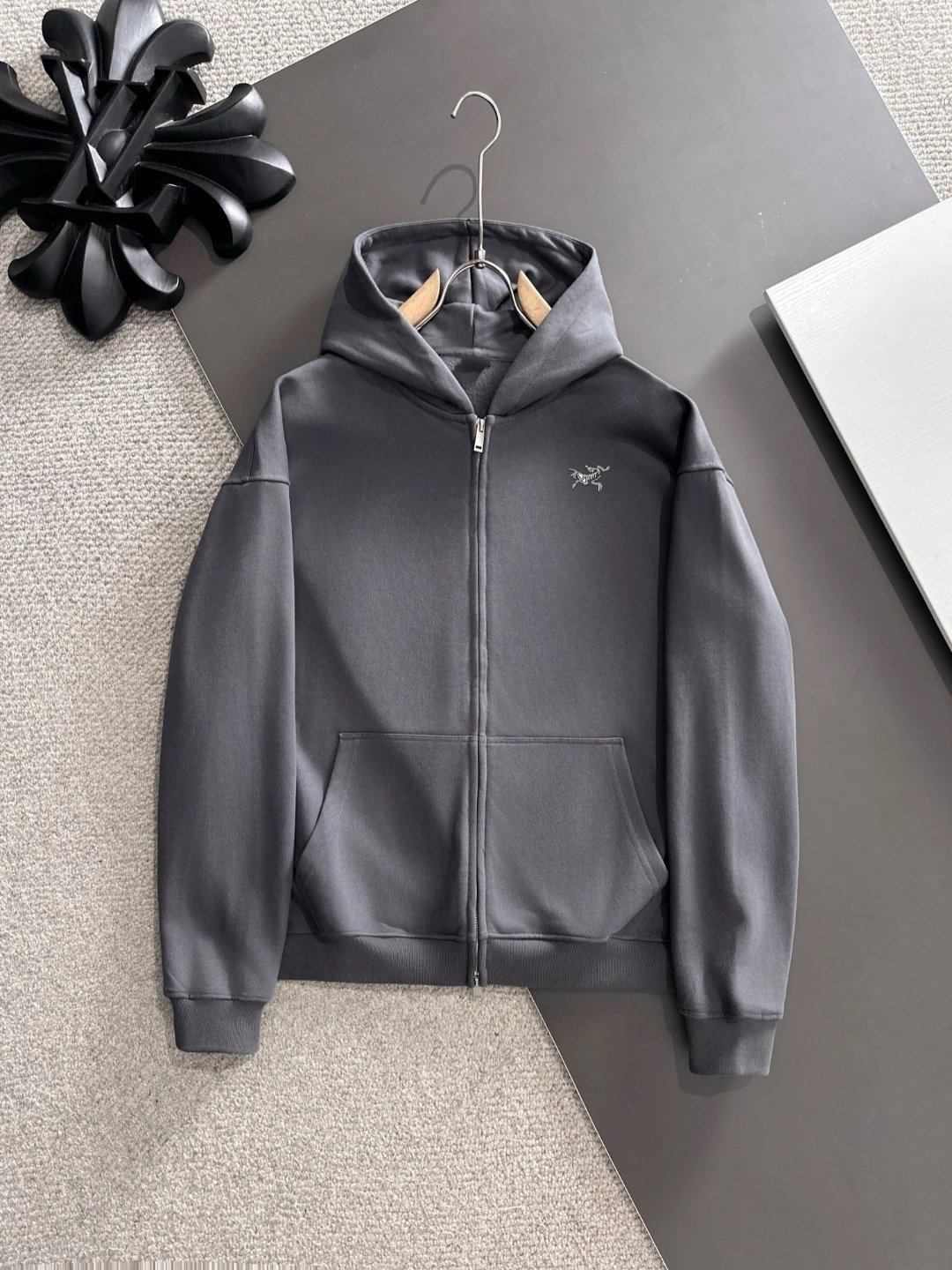 Design Zip-Up Hoodie Gray with Gold Embroidered Logo - 6