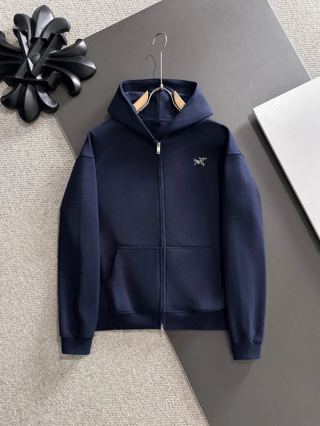 Design Zip-Up Hoodie Gray with Gold Embroidered Logo - 4