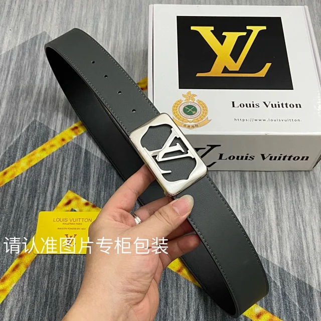 Louis Vuitton Belts Textured belt with LV-letter buckle product detail image 5