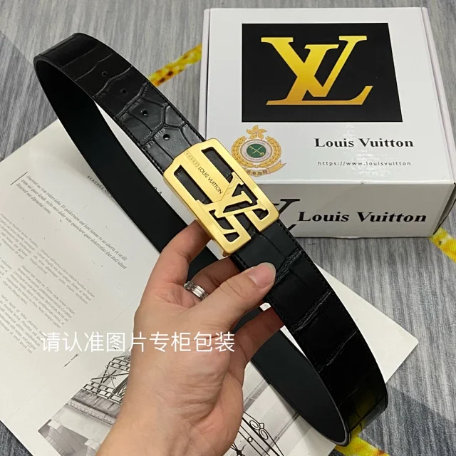 Louis Vuitton Belts Textured belt with LV-letter buckle product detail image 9