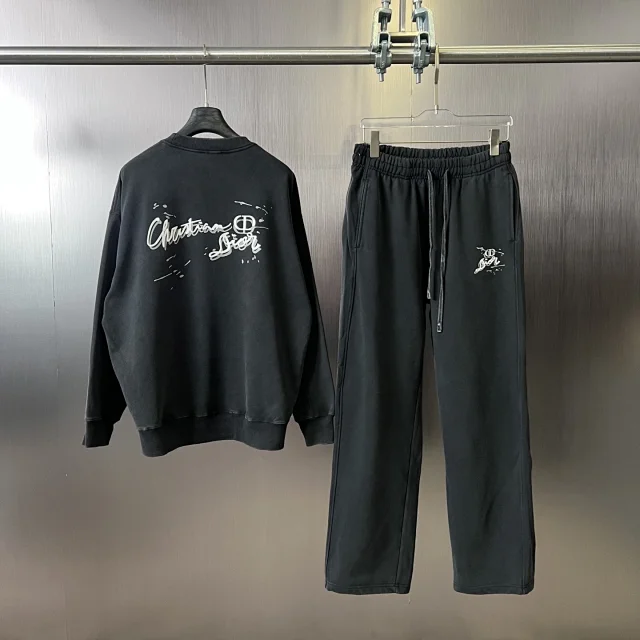 Gucci Tracksuits Crewneck sweatshirt and drawstring straight-leg pants set with logo print product detail image 13