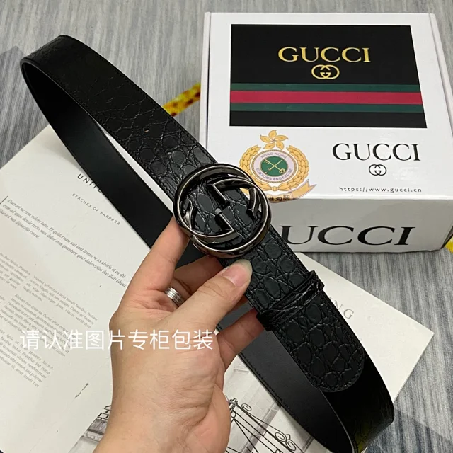 Louis Vuitton Belts Textured belt with LV-letter buckle product detail image 6
