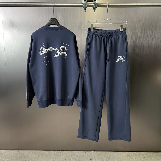 Gucci Tracksuits Crewneck sweatshirt and drawstring straight-leg pants set with logo print product detail image 14