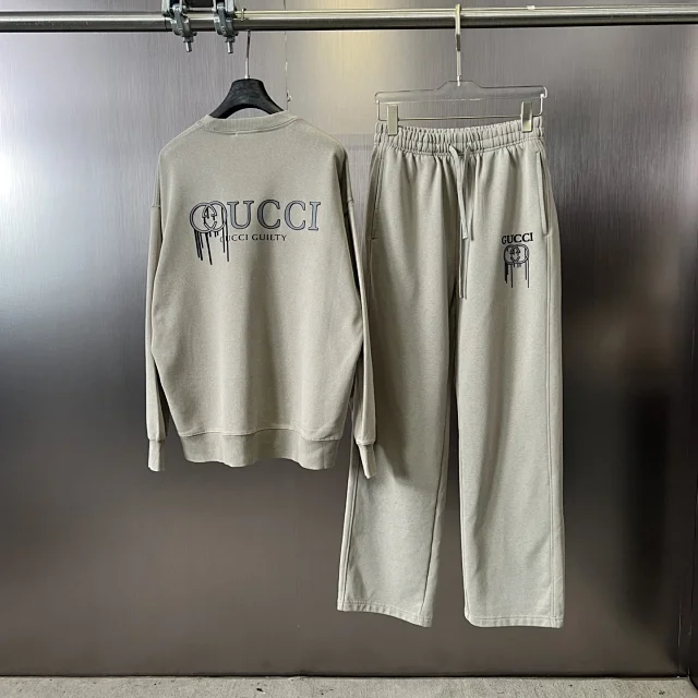 Gucci Tracksuits Crewneck sweatshirt and drawstring straight-leg pants set with logo print product detail image 11