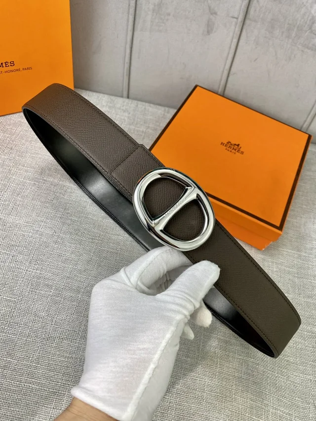 Louis Vuitton Belts Textured belt with LV-letter buckle product detail image 10